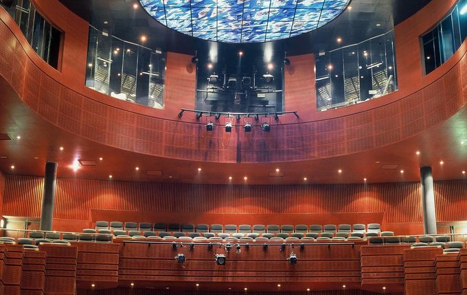 Notranjost gledališke stavbe. Foto atelje Pavšič Zavadlav, SNG Nova Gorica.  