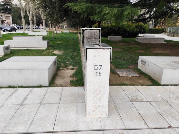 . Border marker in the square Trg Evrope/Piazza della Transalpina &copy;Photo: Blaž Kosovel