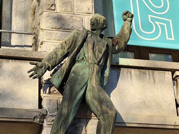One of the four sculptures by Boris Kalin on the façade. Photo: Blaž Kosovel..  