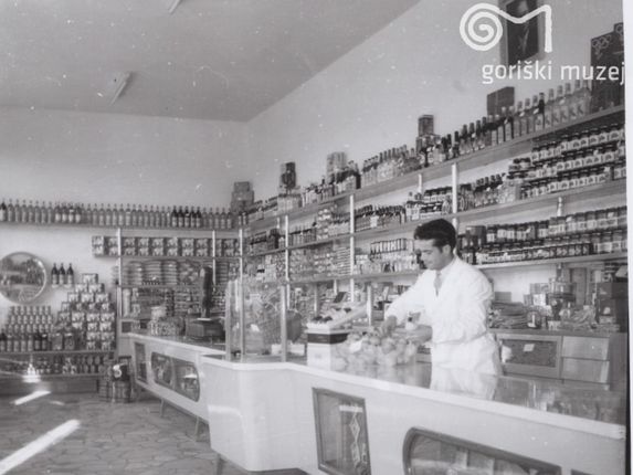 . Shop in the former brickworks.  &copy;Photo Pavšič, kept by the Goriški muzej Kromberk - Nova Gorica.