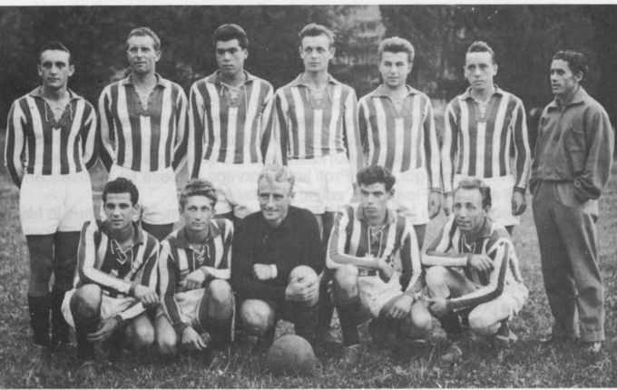 Na sliki je ekipa, ki je v sezoni 1954/55 osvojila naslov prvaka Slovenije, posledično pa v naslednji sezoni igrala v zahodni conski ligi, ki je bila v rangu poznejše 2. zvezne lige, kar je bil največji uspeh kluba v obdobju bivše Jugoslavije..  