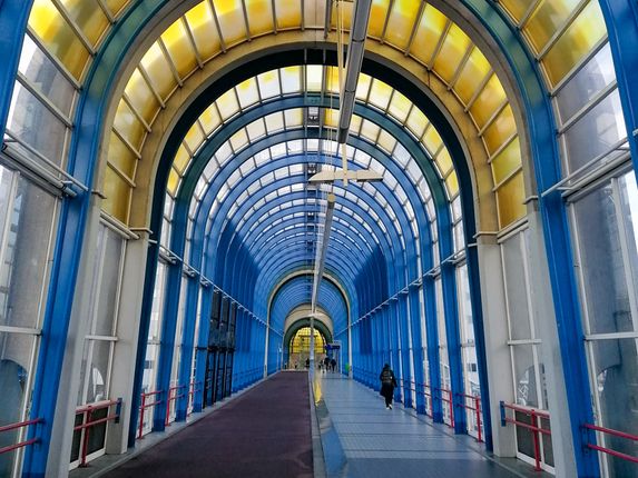 . The Nelson Mandela Bridge is an icon of Zoetermeer, built in 1992 for pedestrians and cyclists. &copy;Photo: Blaž Kosovel